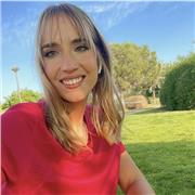 Mi nombre es Sara y doy clases particulares de Lengua Castellana y Literatura en el nivel de Primaria y Secundaria